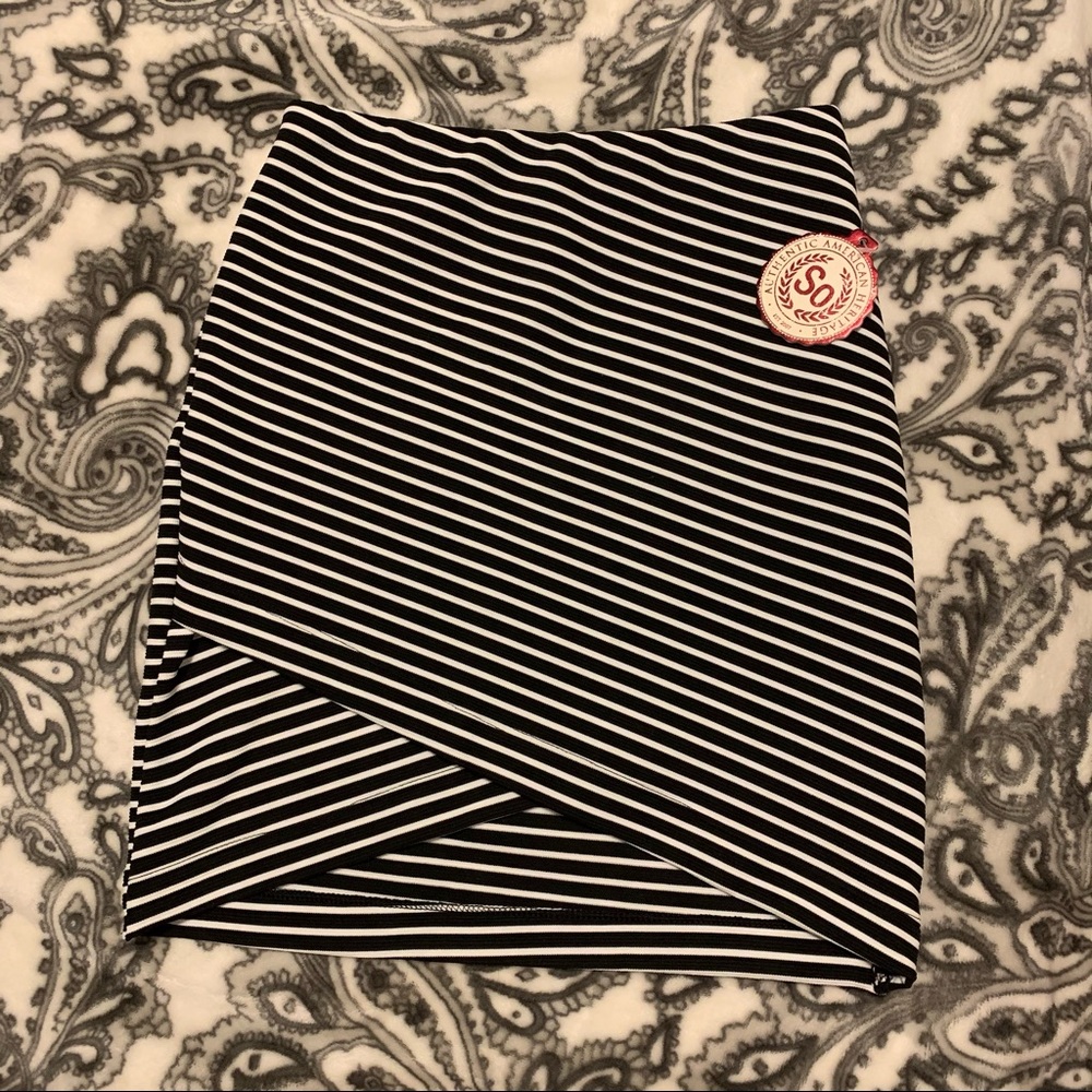 So Black and White Striped Bodycon Skirt - Picture 2 of 4